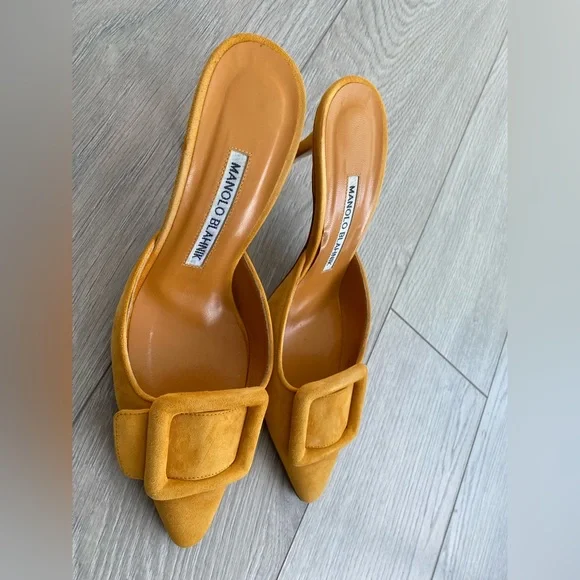 Manolo Blahnik Maysale 70 - Picture 2 of 7